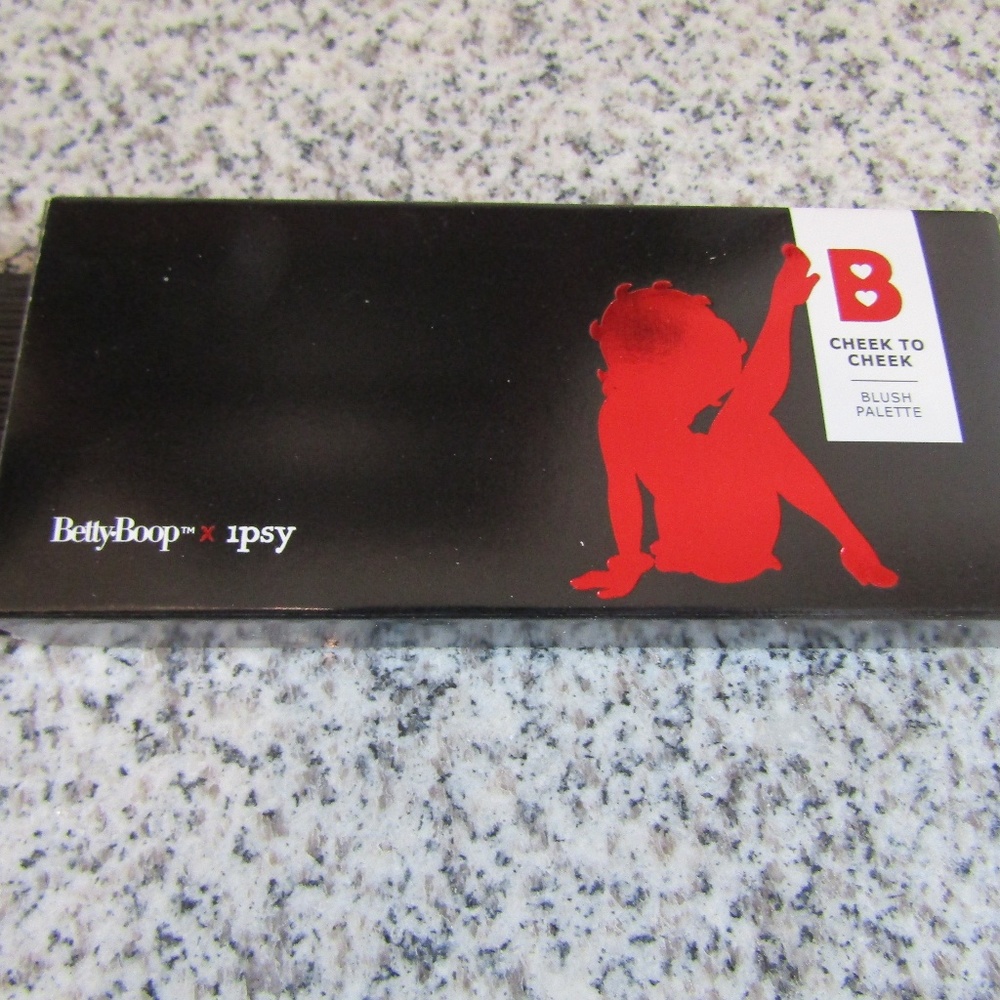 Betty Boop Cheek to Cheek blush palette
